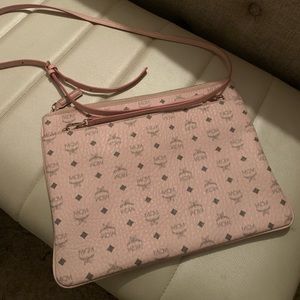 Crossbody MCM! GREAT CONDITION